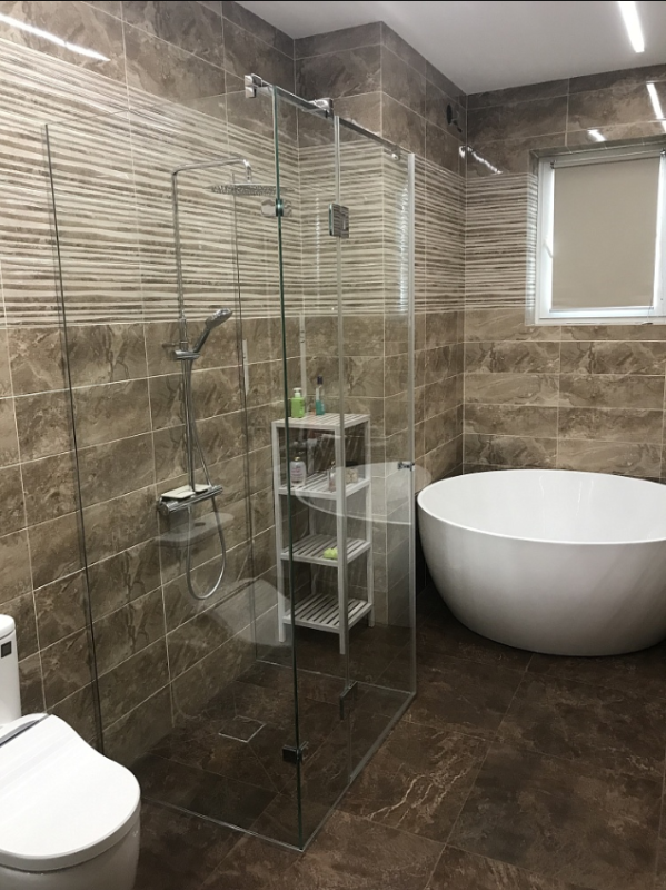 Душевая кабина или душевая перегородка – что лучше?