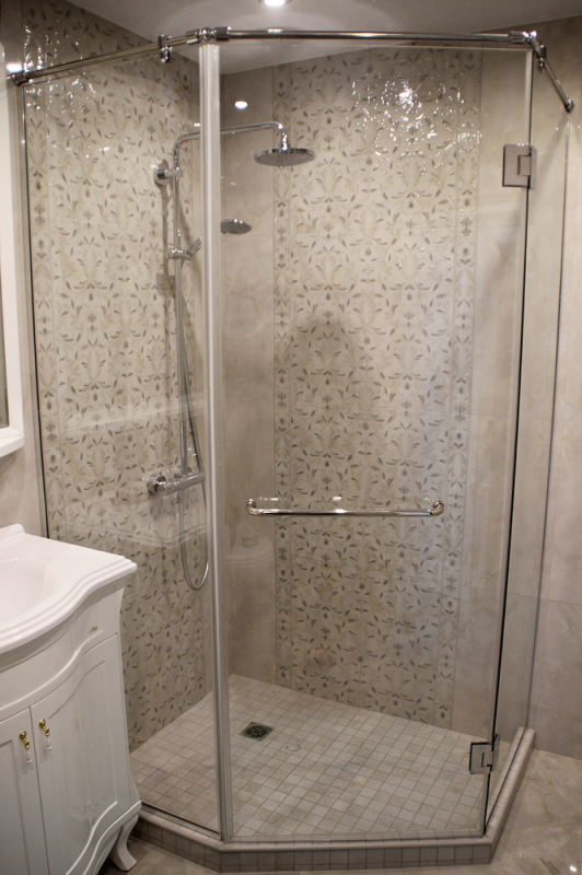 Как выбрать душевое ограждение из стекла?