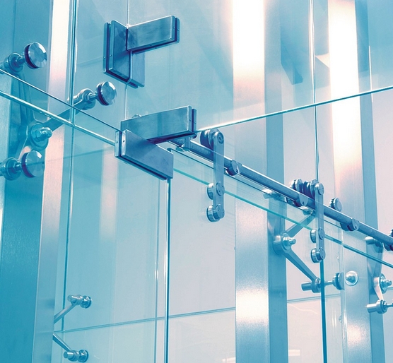 Какая фурнитура используется для стекла?