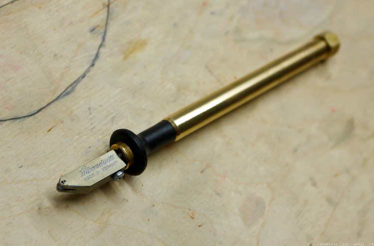 Почему стоит приобретать качественные профессиональные стеклорезы вместо бытовых Почему стоит приобретать качественные профессиональные стеклорезы вместо бытовых