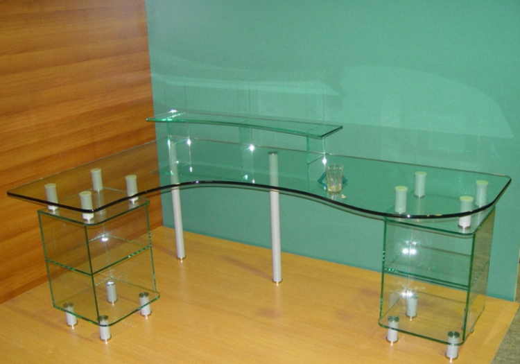 Какая фурнитура используется для склейки стекла?