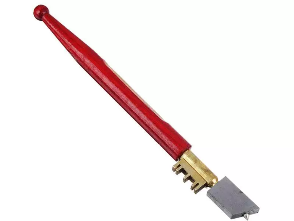 Стеклорез с алмазной режущей частью. 