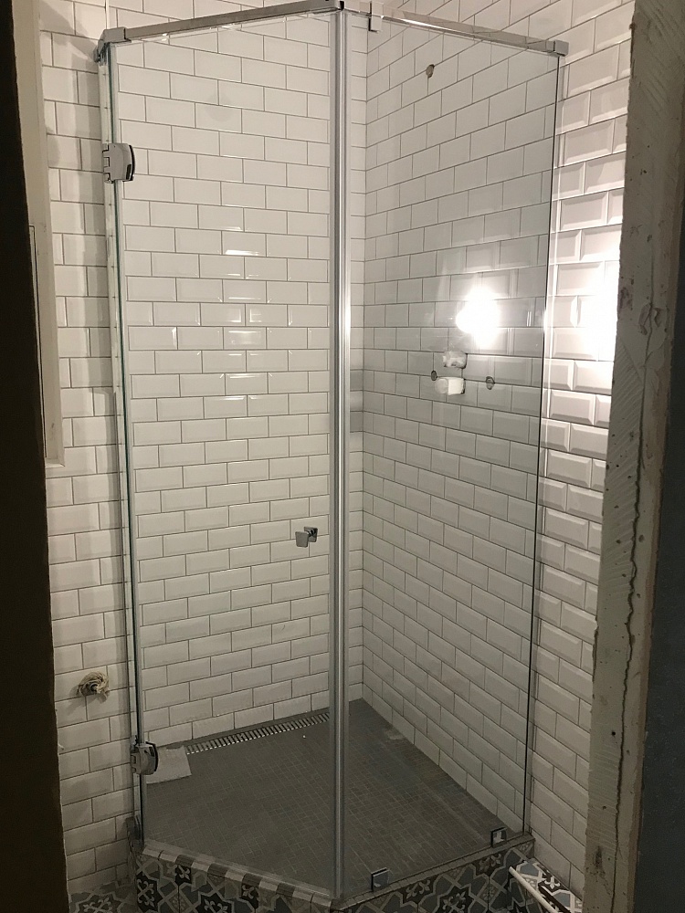 Душевой уголок 