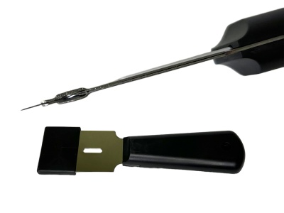 Скребок для снятия остатков клея со стекла