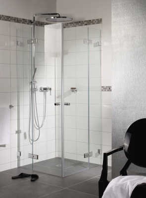 06130 31 Петля Milano, стекло-стекло 180°, цвет глянцевый хром